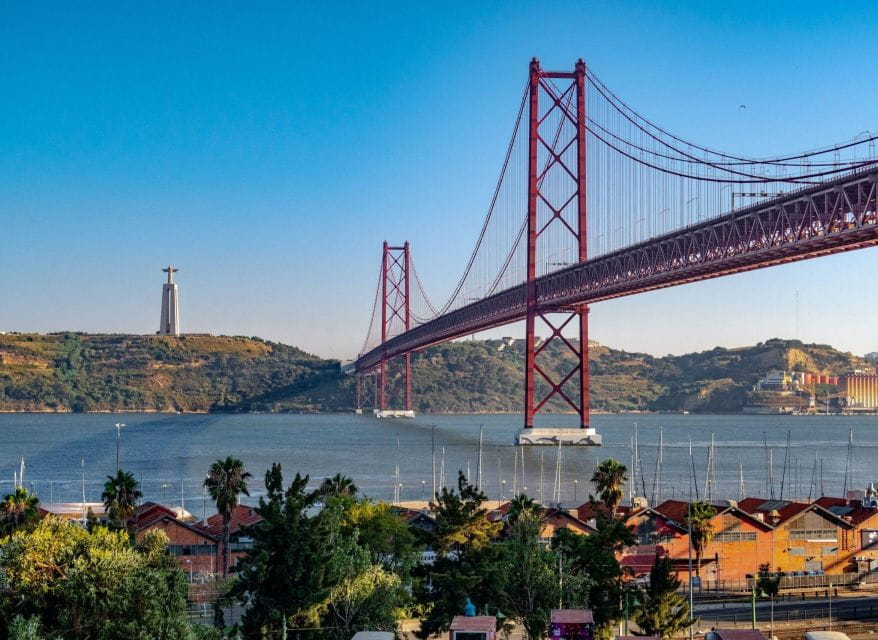 Transfer From the Airport to the Center of Lisbon - Itinerary Details