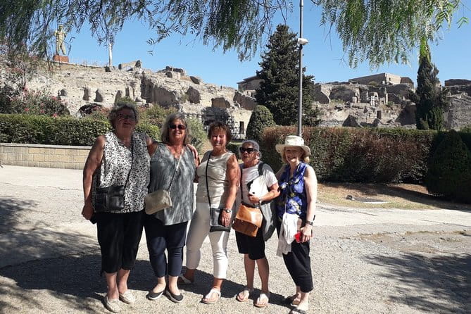 Transfer Sorrento to/from Rome optional Pompeii Stop - Who Will Appreciate This Tour?