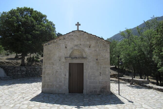 Trekking Rouvas Gorge - The Sum Up