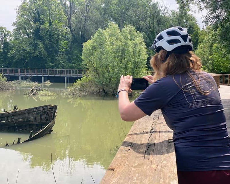 Treviso-Jesolo: Bike tour along the Sile cycle path with drop-off by bus - The Historic Charm of the Cimitero dei Burci