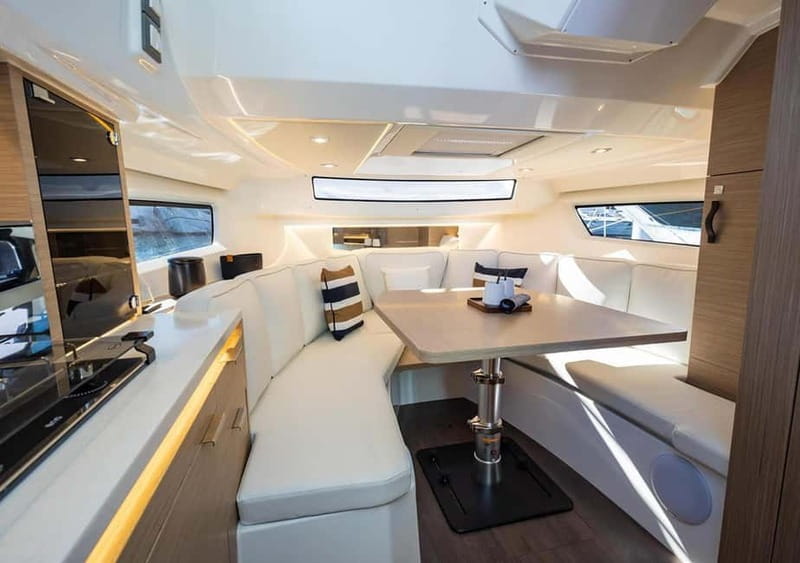 Trieste: private motorboat tour in Miramare and aperitif at sunset - FAQ