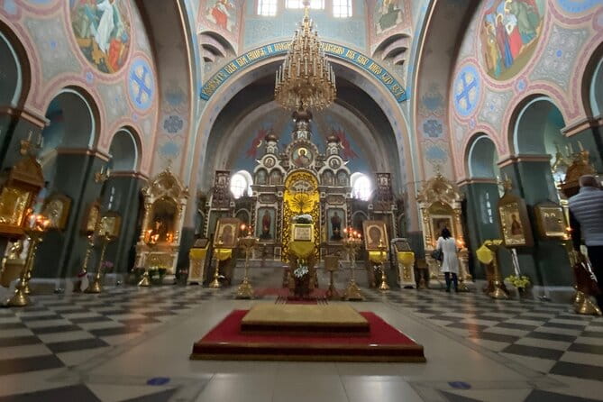 Trip to the Hill of Crosses & a Charmed Jelgava From Riga - Amenities and Inclusions