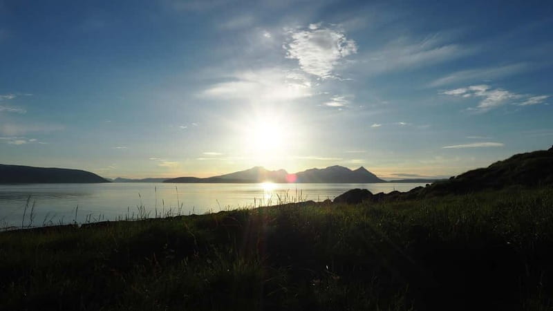 Tromsø: Lyngen Alps Electric Mountain Bike Tour - A Midday Pause: Light Lunch and Hot Drinks