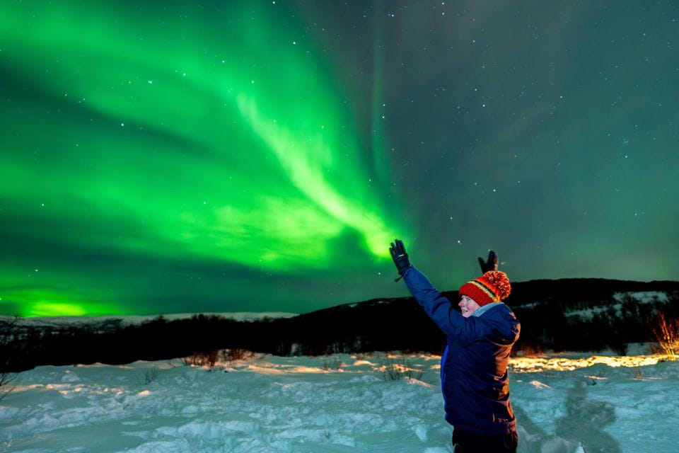 Tromsø: Northern Lights Chase Minibus Tour With Campfire - Inclusions