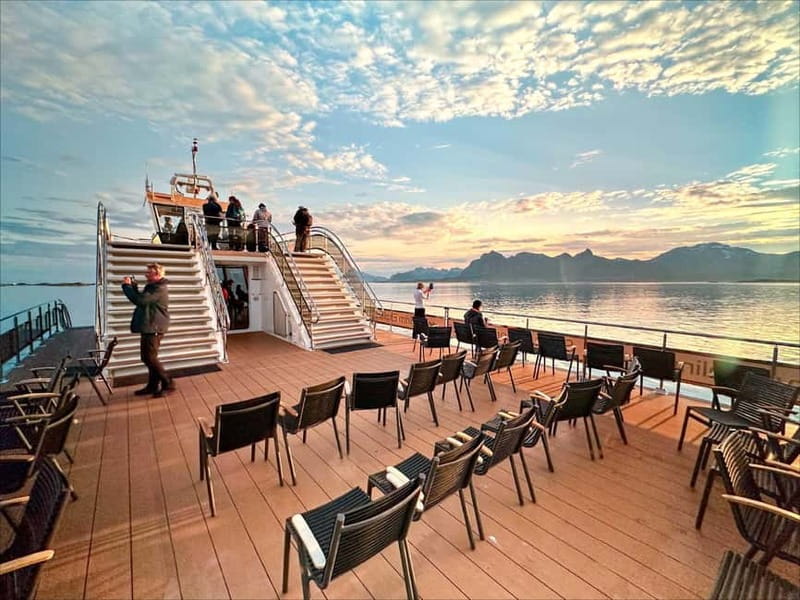 Tromsø: Summer Arctic Light Cruise with a Guide - Wildlife and Birdwatching Opportunities