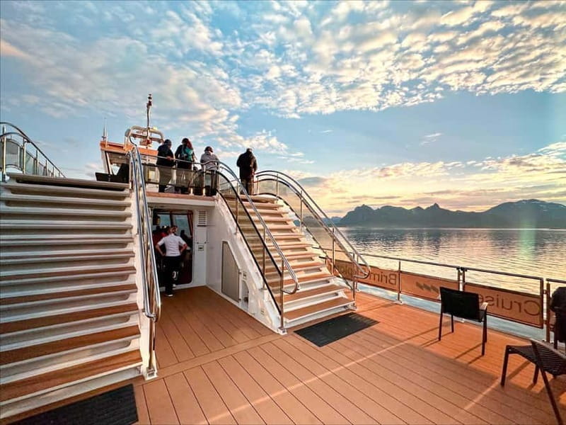 Tromsø: Summer Arctic Light Cruise with a Guide - Food, Drinks, and Practicalities