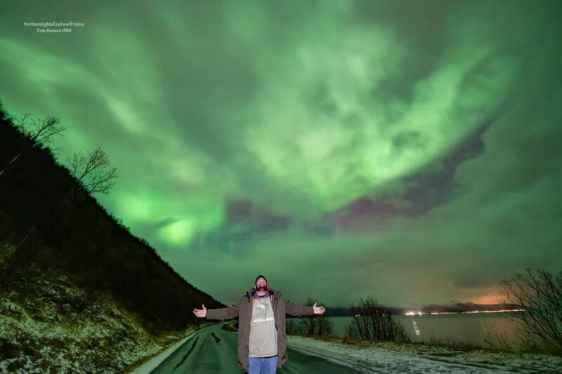 Tromsø:Northern Lights Tour with Photo and Suits.Local Guide - An In-depth Look at the Northern Lights Experience