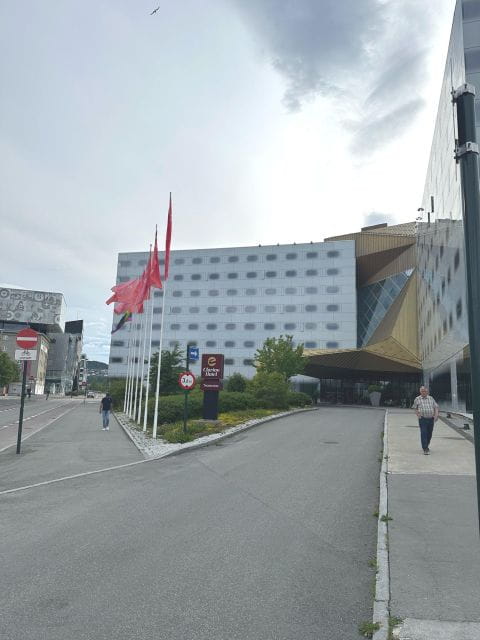 Trondheims Regalia: A Self-Guided Audio Tour - Munkegata Street and Bakklandet