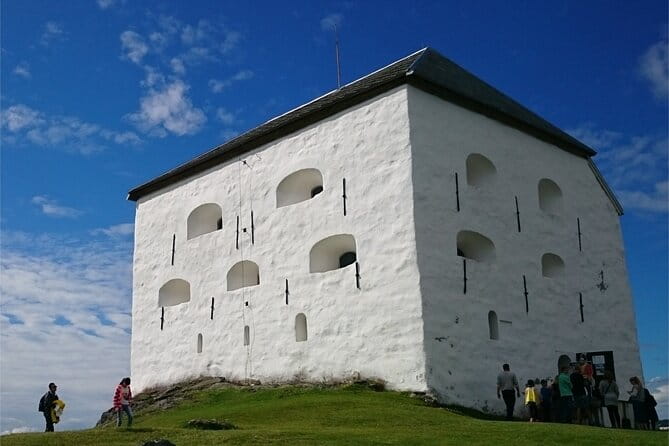 Trondheim's Regalia Self-Guided Tour of Norway's Historic Centre - The Nidelva River and Its Stories
