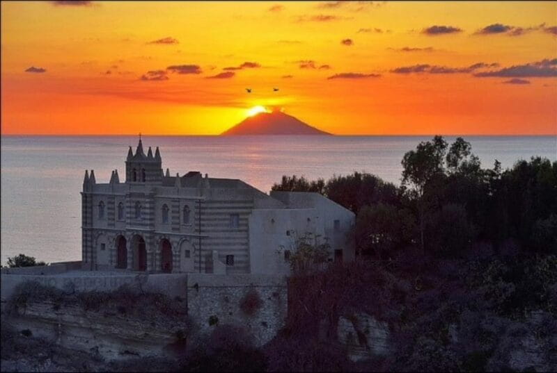 Tropea: Street Food Walking Tour - Exploring Tropea’s Streets and Flavors