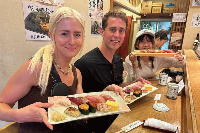 Tsukiji Market Eating Tour, Authentic Sushi & Sake Comparison - Authentic Sushi Tasting