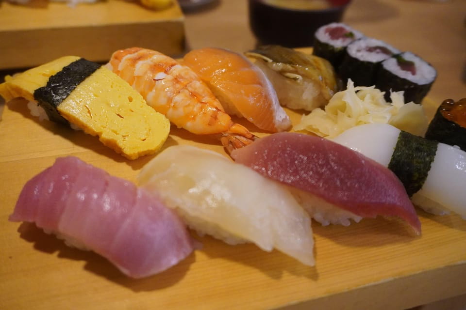 Tsukiji Market Foodie Tour: Enjoy Seafood, Sushi, and Sake - Seafood Tasting