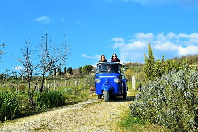 Tuk tuk in Chianti - An Authentic Tuscan Ride in a Classic Ape Calessino