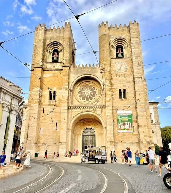 Tuk-Tuk sightseeing in lisbon(Old town) - Exploring Lisbon’s Old Town in a Tuk-Tuk: A Complete Review