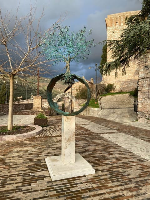 Tuk Tuk: Spello & Villa Mosaici ITALIAN DRIVER - The Sum Up