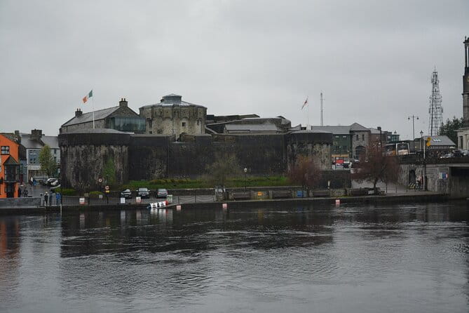 Tullamore Distillery, Athlone and Clonmacnoise from Galway - FAQ