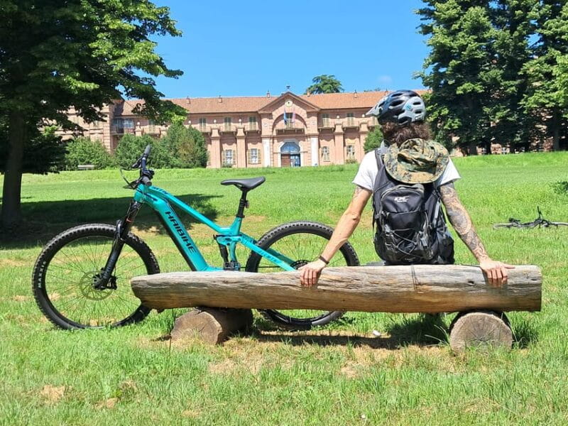 Turin: e-bike tour, Reggia di Venaria, Royal Gardens, Castle - Price and Logistics