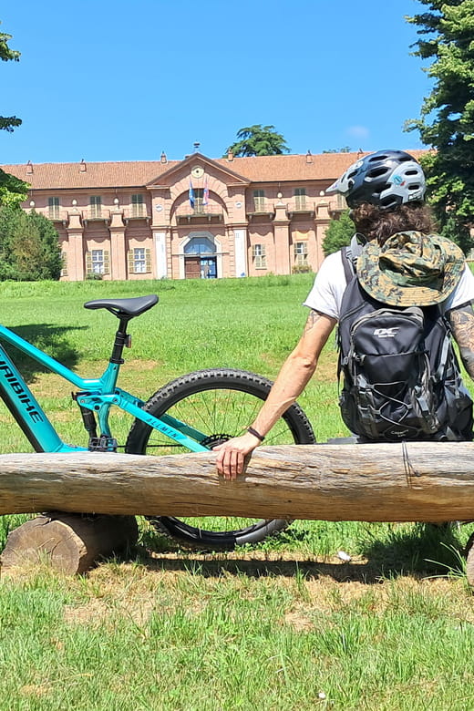 Turin: e-bike tour, Reggia di Venaria, Royal Gardens, Castle - The Sum Up