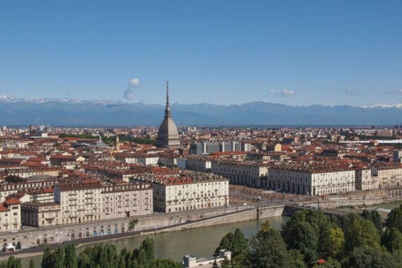 Turin: Private custom tour with a local guide - Why opt for a private, customized tour in Turin?