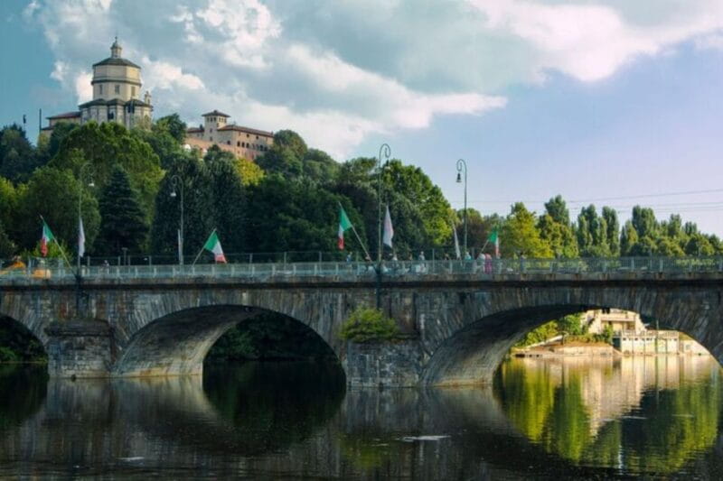 Turin: Private custom tour with a local guide - The value of a private guide in Turin