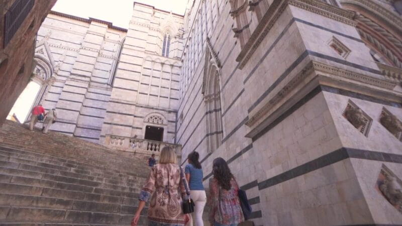 Tuscany: Full-Day Luxury Minivan Tour with Siena and Pisa - FAQs