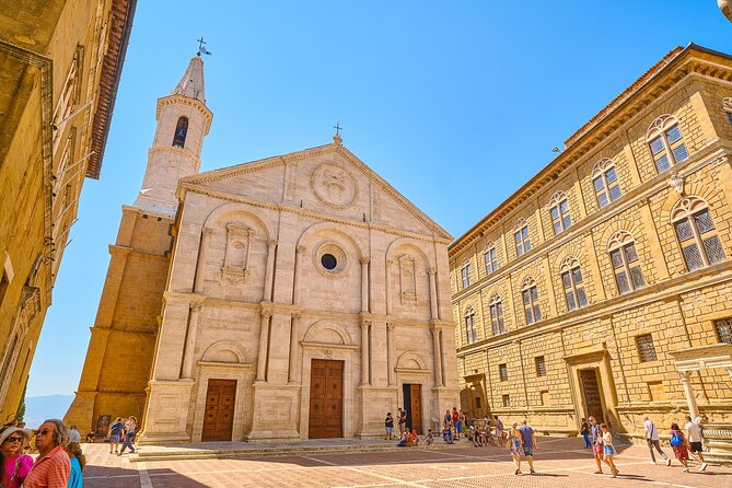 Tuscany Hills Postcard View:Val Dorcia Scenery With Wine Tasting - Admiring the Madonna Di Vitaleta Chapel