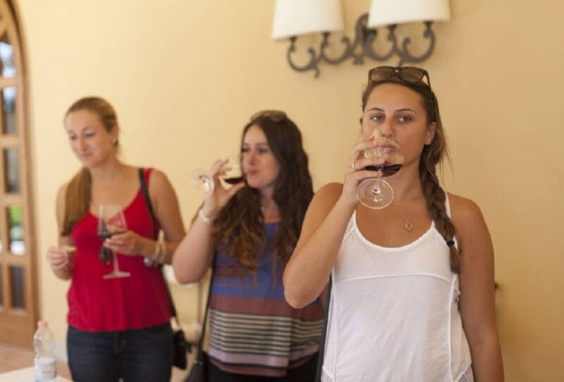 Tuscany: Horseback Riding Adventure with Lunch in a Winery - Who Should Consider This Tour