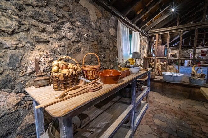 Twin Ticket Casa de los Balcones + Molino de gofio del Hoyo - The Lunch Experience at Gastrolercaro: Tasting Canarian Flavors