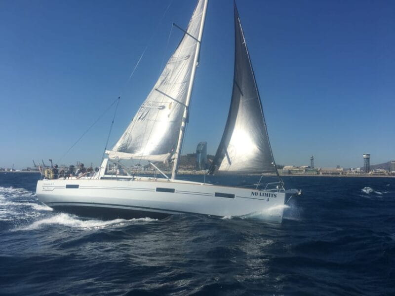 Two Hour Luxury Sailing Experience with Open Bar - Who Should Consider This?