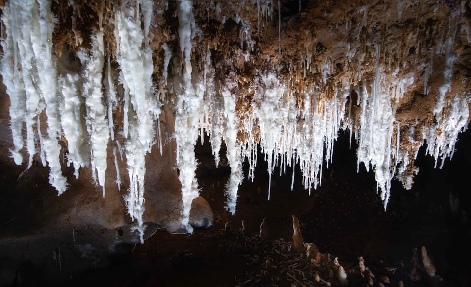 Udias: Guided Tour in a Mine and Access to a Natural Cave. - Key Points