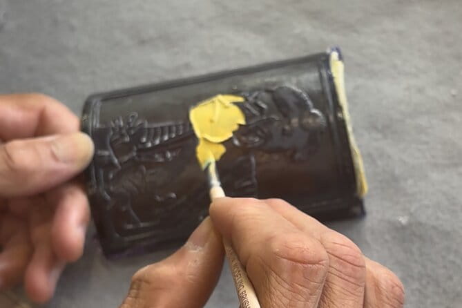 Ukiyoe Art on Glass Labels for Japanese Sake - Appreciating the Cultural Significance of Ukiyoe