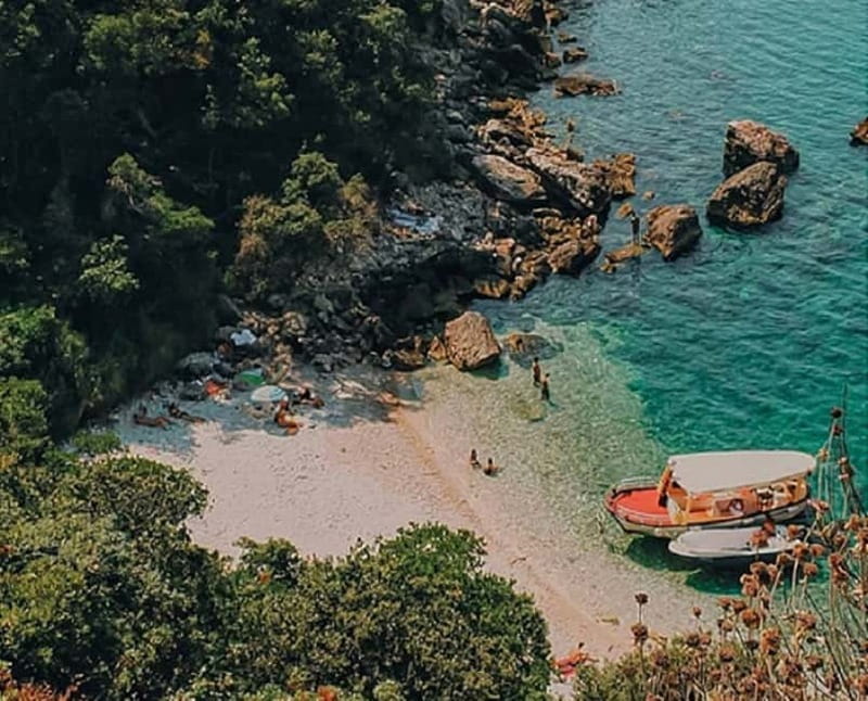 Ulcinj: Crystal Beach & Old Ulcinj Day Tour with Lunch - What to Expect During the Lunch and Swimming Time