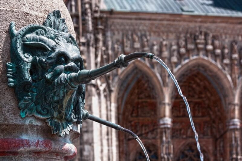 Ulm's History, Records, and Relativity Private Walking Tour - The Crooked House: A Quirky Record Holder