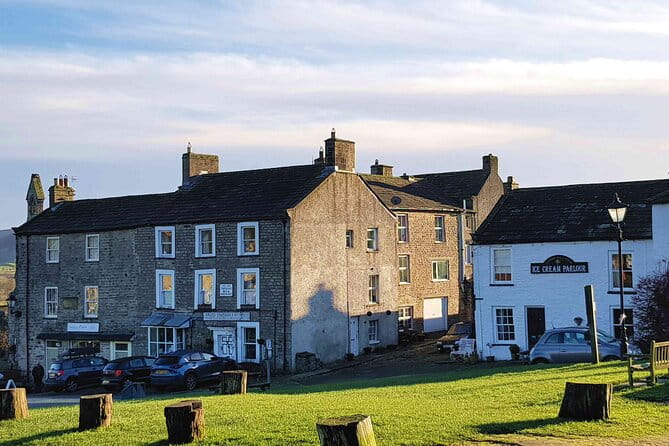 Ultimate Yorkshire Dales Tour - Magnificent Views - Photo Stops - Expert Guide - The Show-Stopping Waterfalls and Engineering Feats