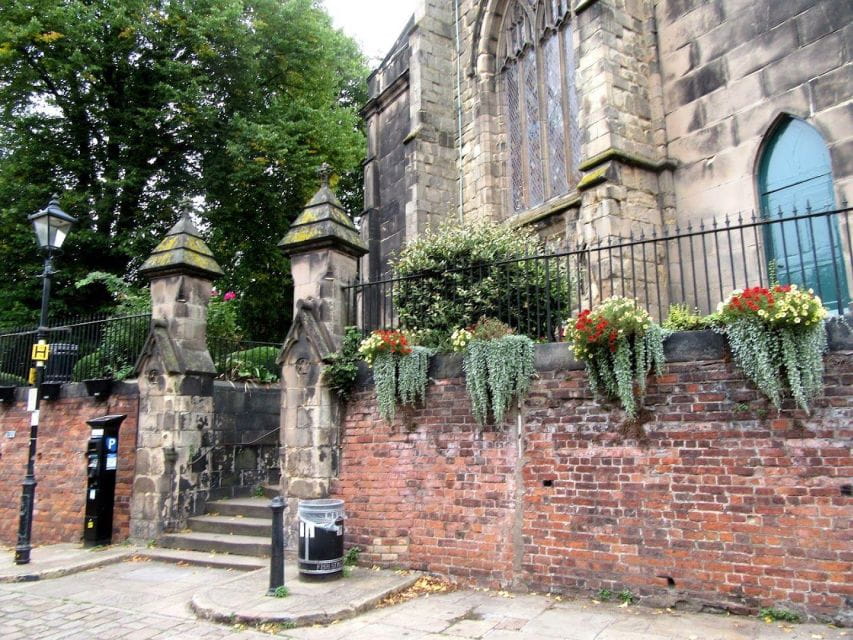 Uncover Evolution's Path: In-App Audio Tour of Shrewsbury - The Dingle: Floral Splendor