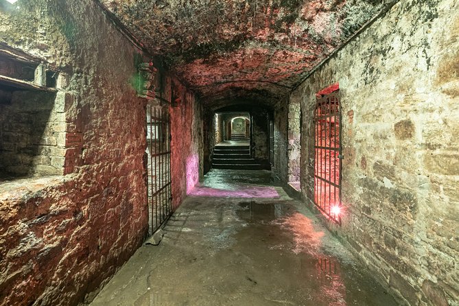 Underground Vaults Walking Tour in Edinburgh Old Town - Meeting and Pickup Details