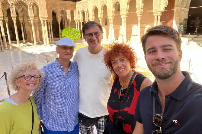 Unforgettable Alhambra Tour: group tour - Key points / Takeaways