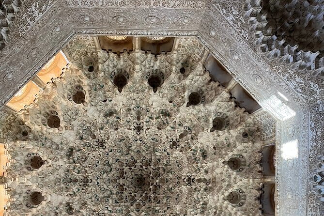 Unforgettable Alhambra Tour: group tour - Logistics: What to Expect and How to Prepare