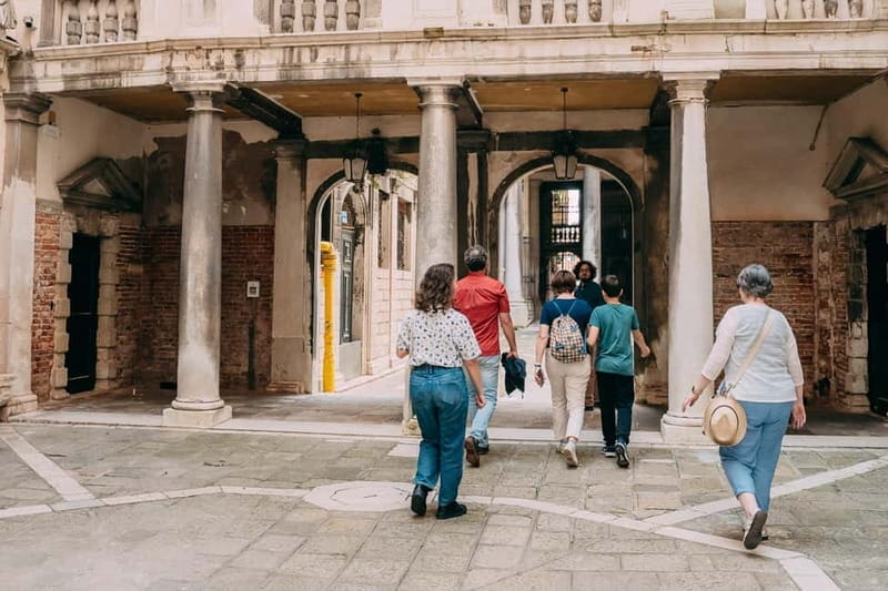 Unseen Venice: Hidden Streets and Rooftops Views - Key Points / Takeaways