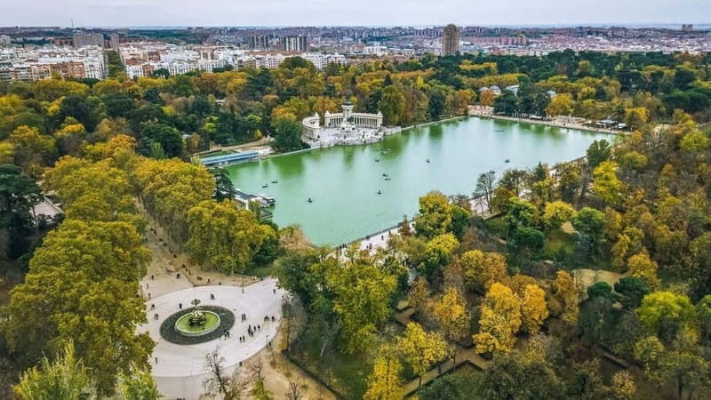 Unsual Madrid Tour by Bike or E-Bike & Hidden Gems - Plaza Mayor: Madrid’s Historic Heart
