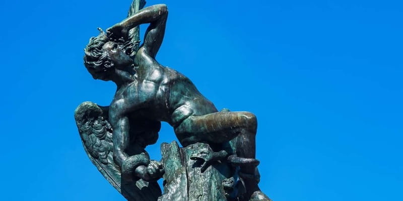 Unsual Madrid Tour by Bike or E-Bike & Hidden Gems - Royal Palace of Madrid: Royal Grandeur