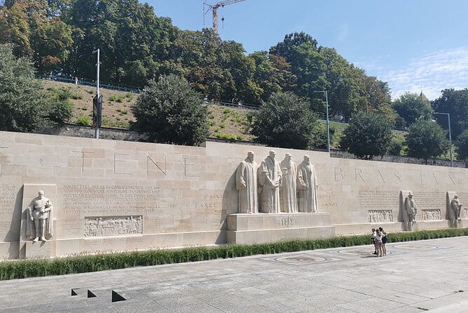 Unusual Audio Tour of Geneva - Key Points / Takeaways