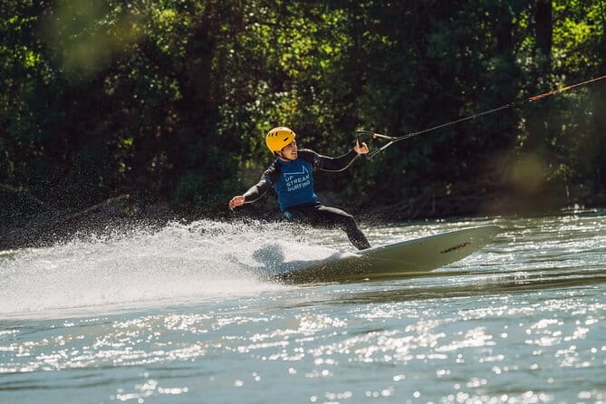 UP STREAM SURFING - The new way of surfing a river - FAQ