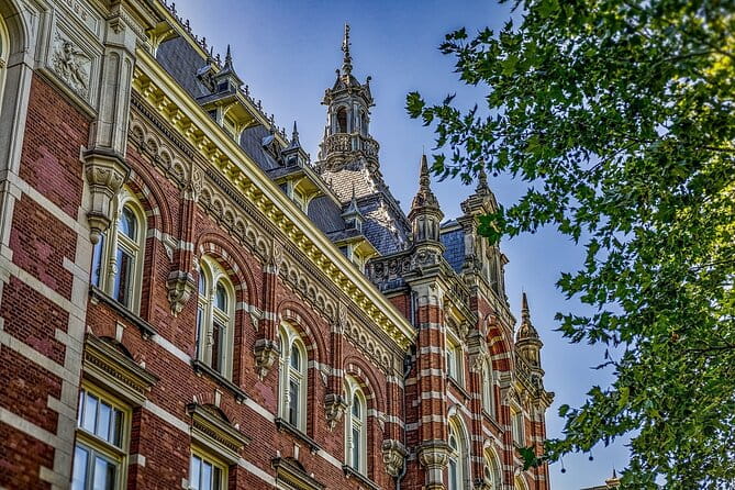 Utrecht Private Walking Tour With A Professional Guide - Who Should Consider This Tour?