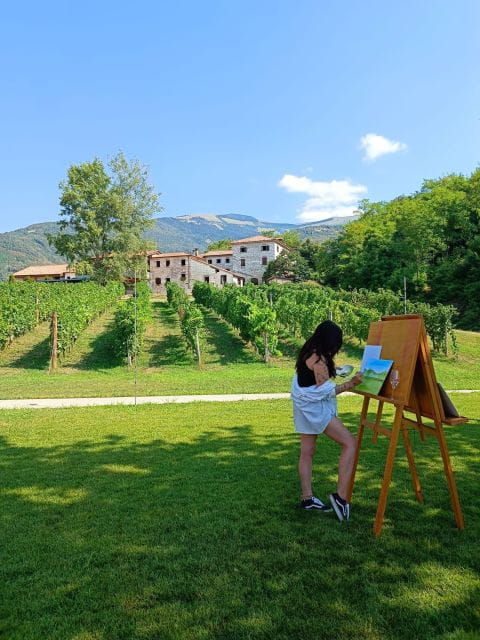 Valdobbiadene: Art and Wine-Painting session in the vineyard - Who is this experience best for?