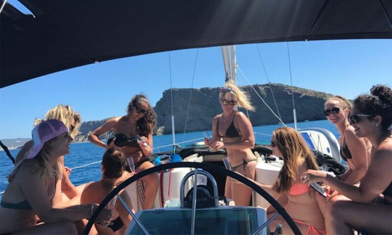 Valencia: 2-Hour Private Boat Cruise - Who Should Consider This Experience?