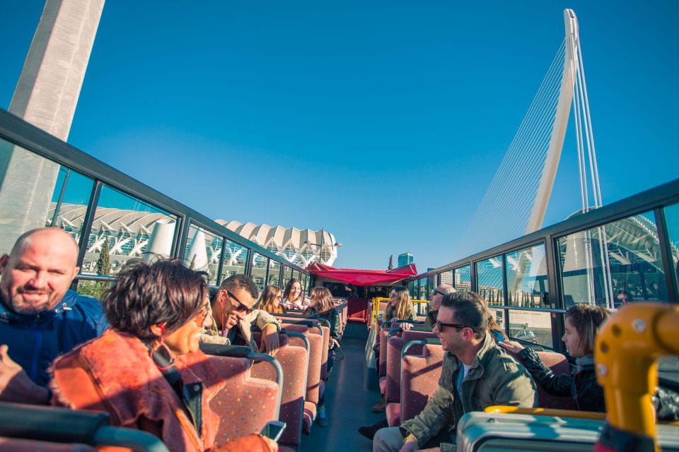 Valencia: 48-Hour HoHo Bus + Oceanogràfic + Science Museum - Meeting Point and Rules