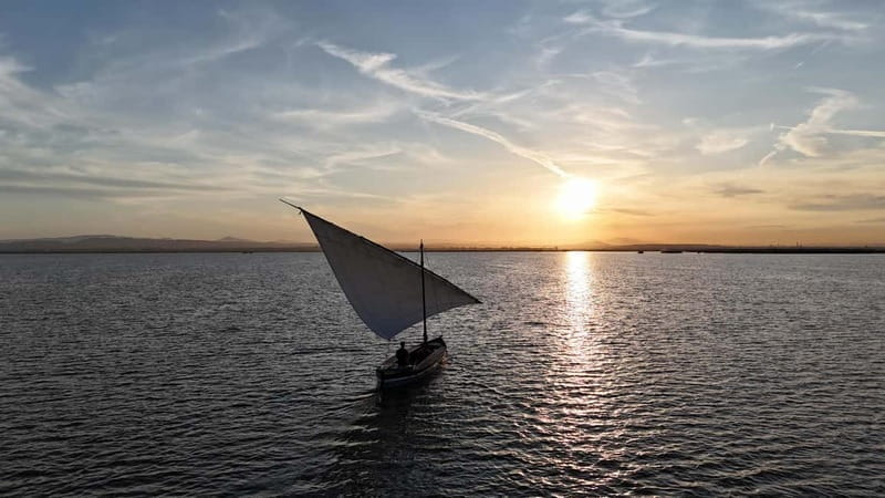 Valencia: Albufera Sunset on a sailboat with a Local Guide - Return and Reflection