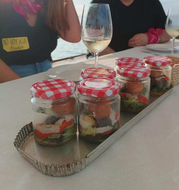 Valencia: Boat ride with tasting of Valencian vermouths - Key points / Takeaways