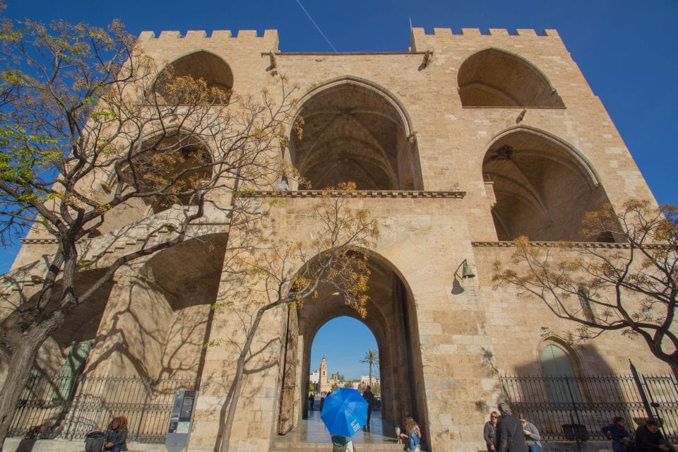 Valencia: Cathedral, St Nicholas, and Lonja De La Seda Tour - Booking Details